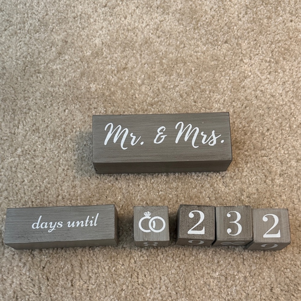 Mr. & Mrs. Wedding Countdown Blocks - Gray